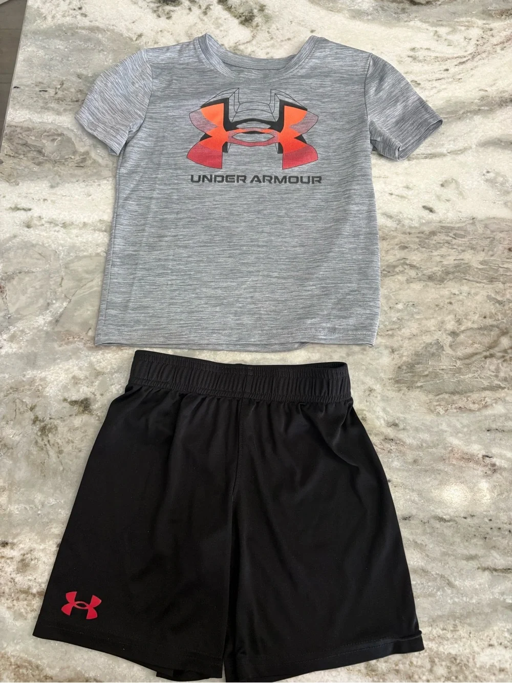 Under Armour Boys Grey Top & Black Shorts Set with Red Logo Sz 5